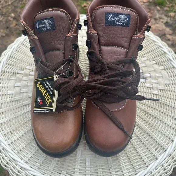 Vasque boots. Vasque Sundowner GTX boots. Size 8.5. Backpacking boots. Hike work - Picture 11 of 13